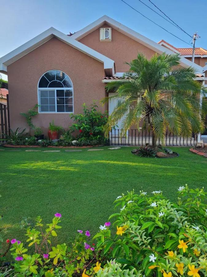 Caribbean Estates, 10 Mins From The Beach, Beautiful Gated Community Portmore Exterior foto